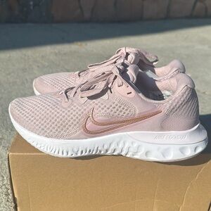 Women’s 8.5 Baby Pink Blush Mauve Nike Renew Comfy Trainers Running